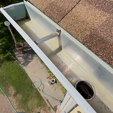 RESIDENTIAL-GUTTER-CLEAN-OUT-IN-GARDEN-CITY-KANSAS 3