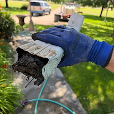 RESIDENTIAL-GUTTER-CLEAN-OUT-IN-GARDEN-CITY-KANSAS 1